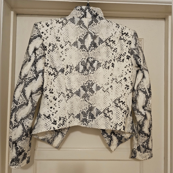 Thalia Sodi Snake Print Blazer - Picture 8 of 13